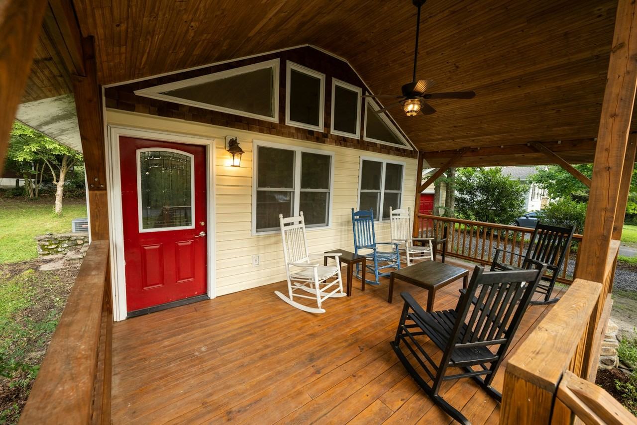 809 Montreat Rd - Photo 5 of 43