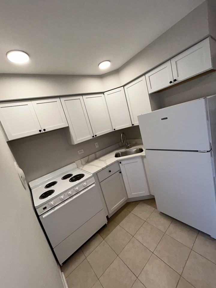 4014 West 103rd Street - Photo 2 of 12