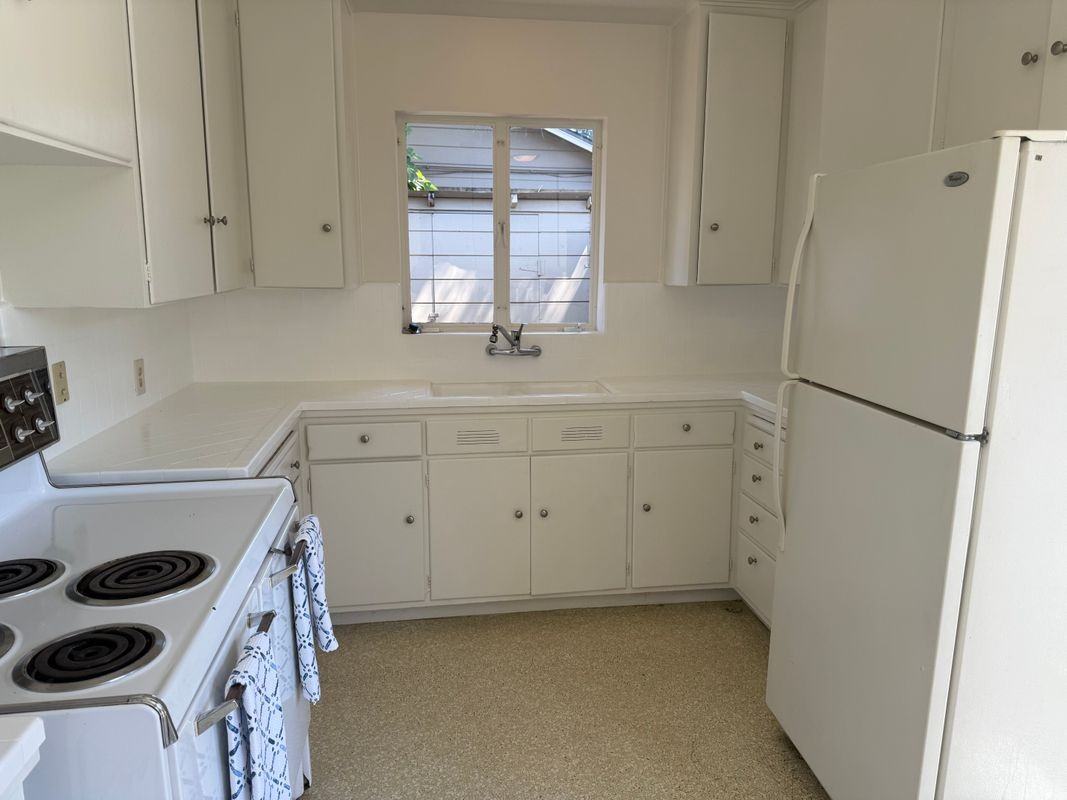 2590 Emerson St - Photo 3 of 4