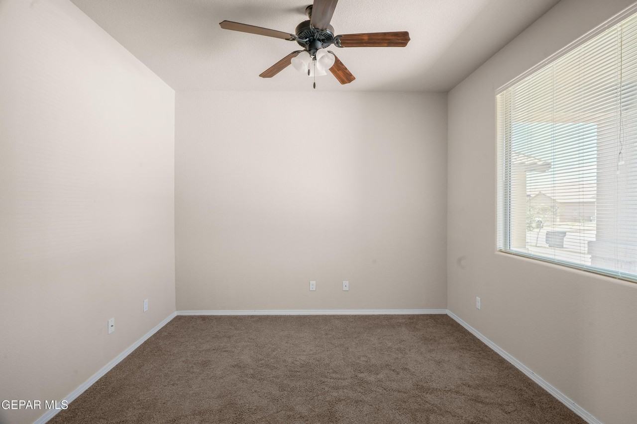 12354 Thren Ave - Photo 6 of 40