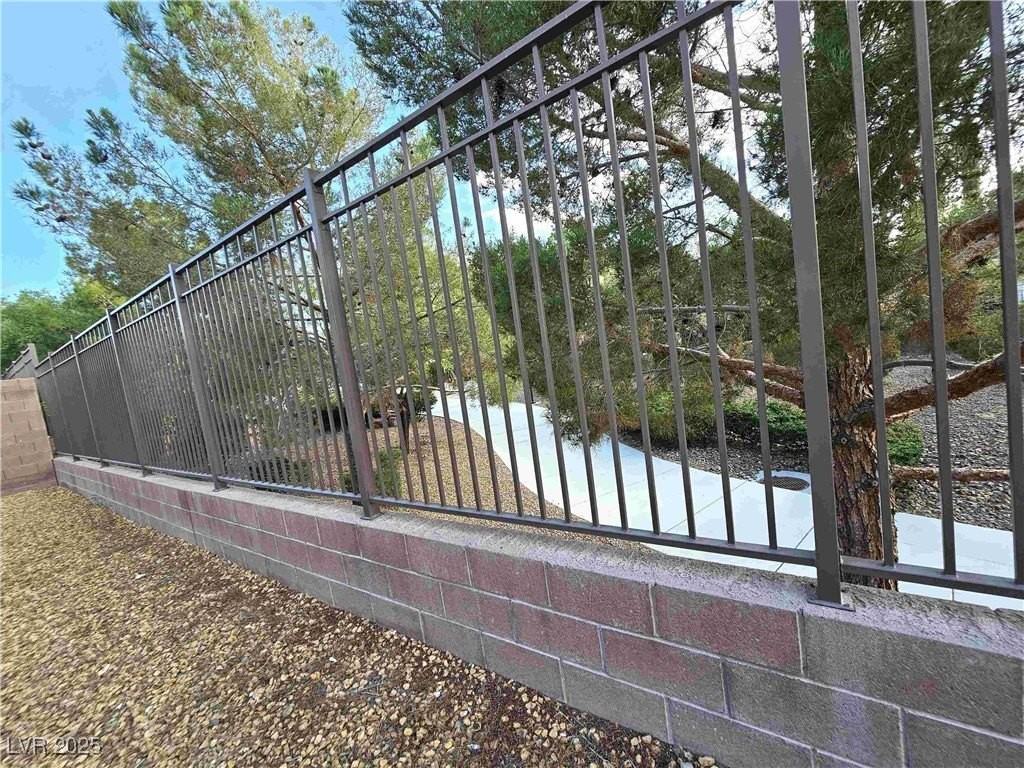 2553 Chateau Clermont St - Photo 5 of 34