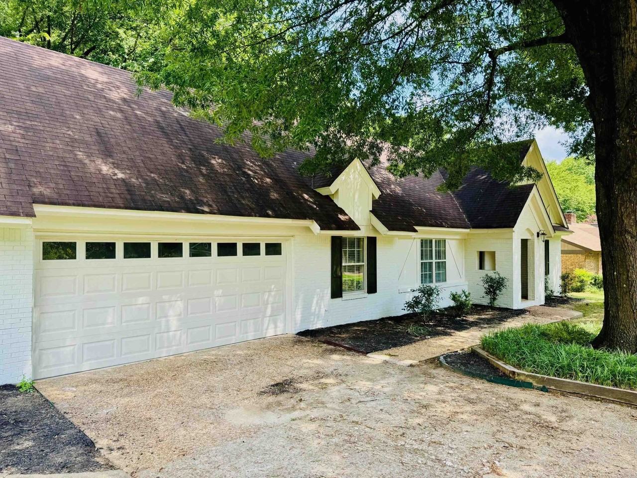 2212 Howard Rd - Photo 3 of 24