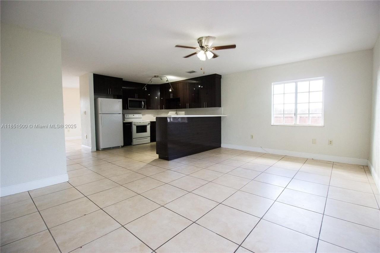 15650 Northwest 39th Court #15650 - Photo 5 of 22