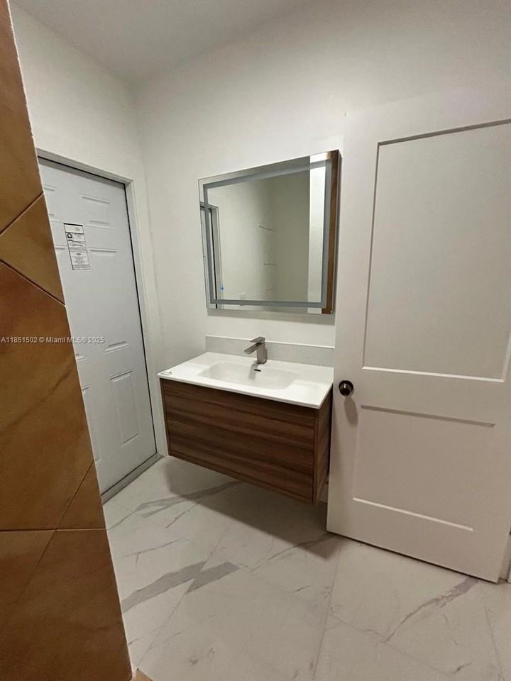 2071 Ne 167th St #2 - Photo 7 of 10