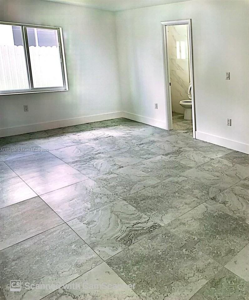 21872 Sw 118th Ave #2 - Photo 6 of 10