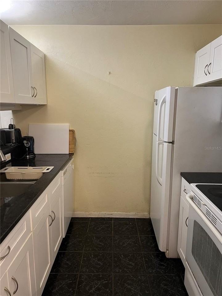 3800 Sw 20th Ave #204 - Photo 5 of 15