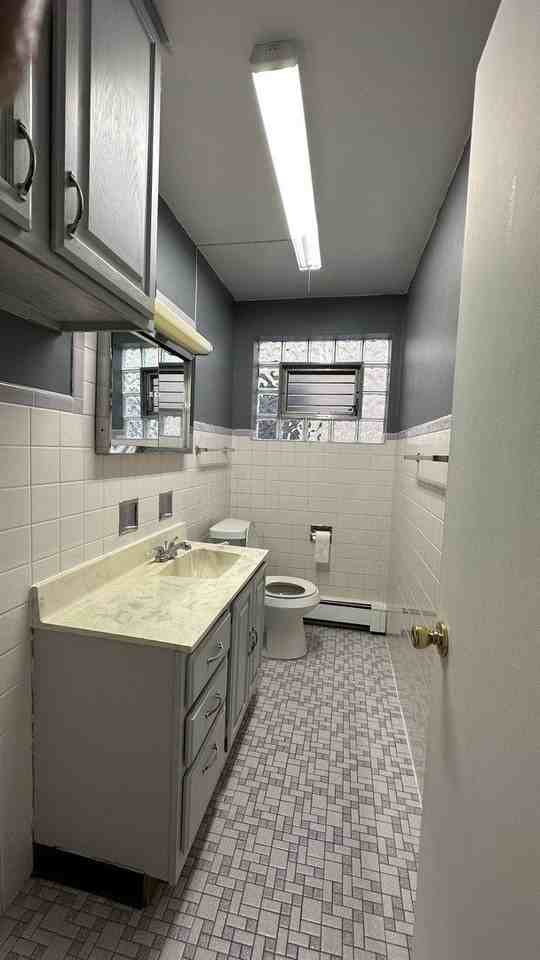 6118 W Gunnison St #1 - Photo 5 of 11