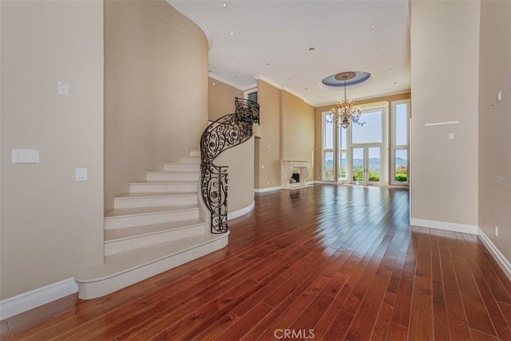 9772 Crestview Cir - Photo 4 of 33