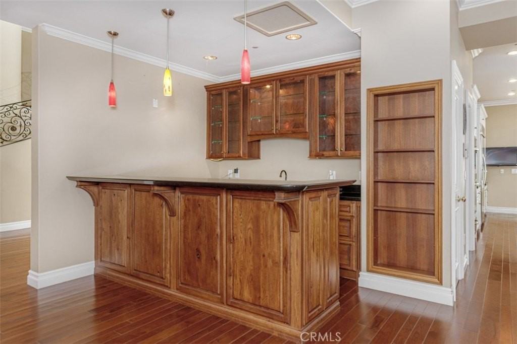 9772 Crestview Cir - Photo 7 of 33