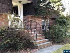 281 Henry St - Photo 1 of 1