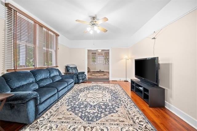 2608 Magazine St - Photo 6 of 32