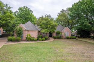 325 Highland Oaks Cir - Photo 1 of 1