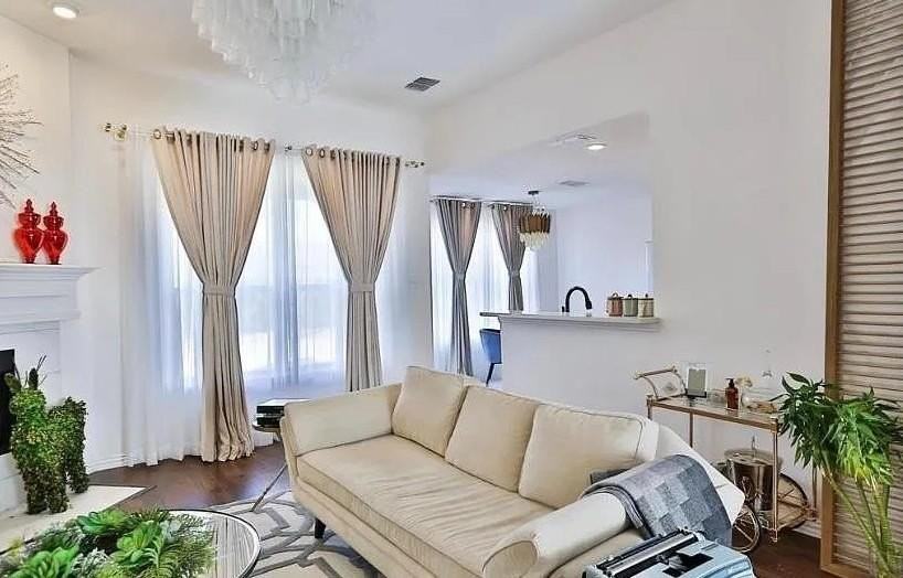 3502 Potomac Drive - Photo 3 of 15