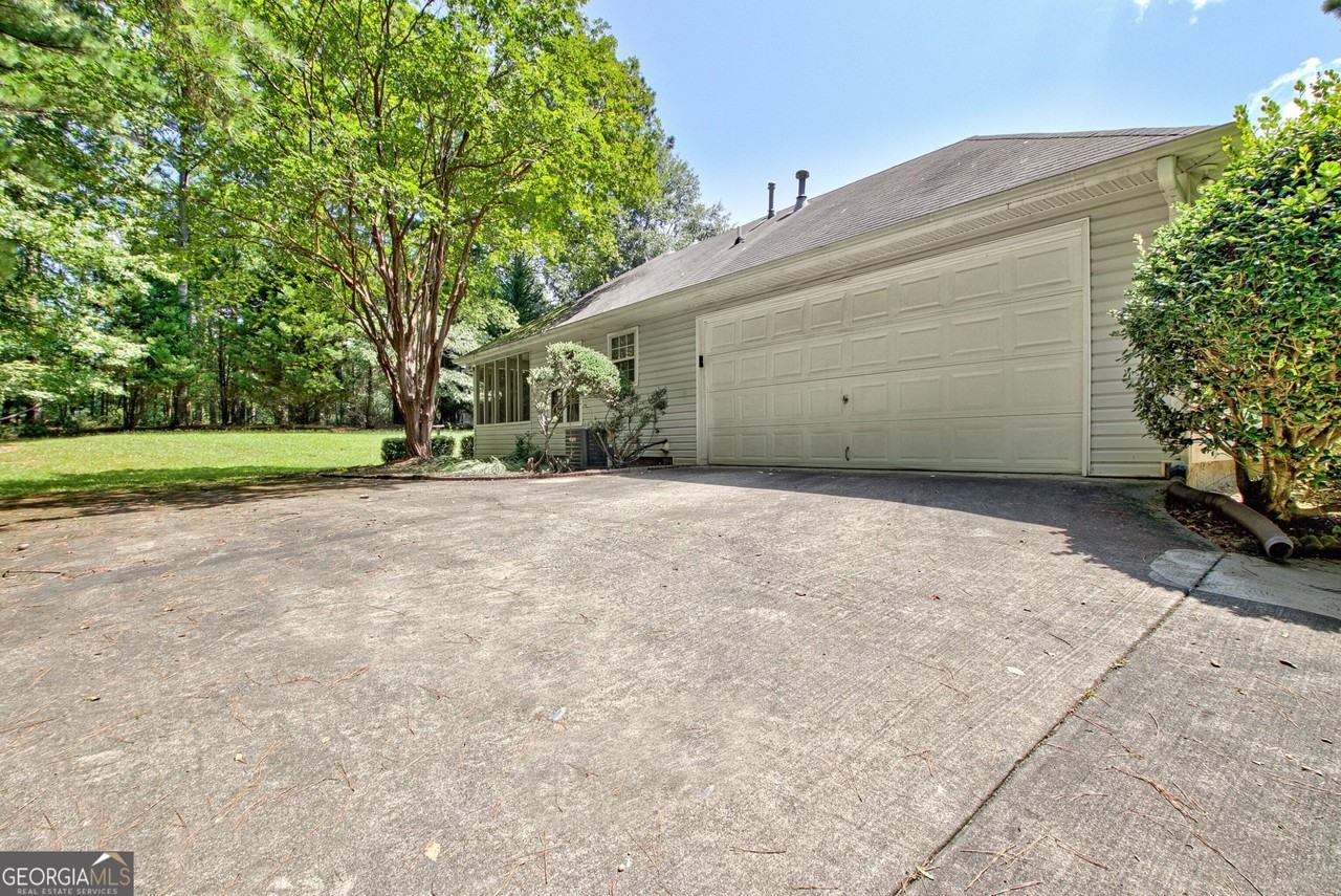 45 Paces Landing Dr - Photo 3 of 31