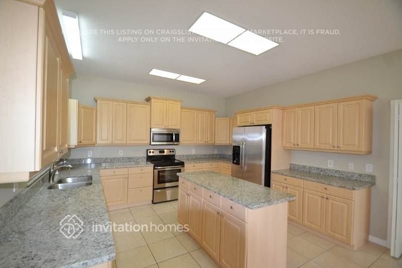 6351 Rock Creek Cir - Photo 3 of 13