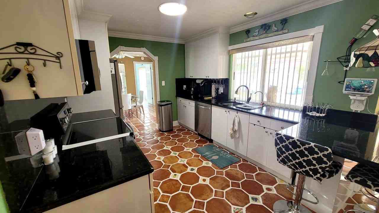 1283 Larch Way - Photo 5 of 20