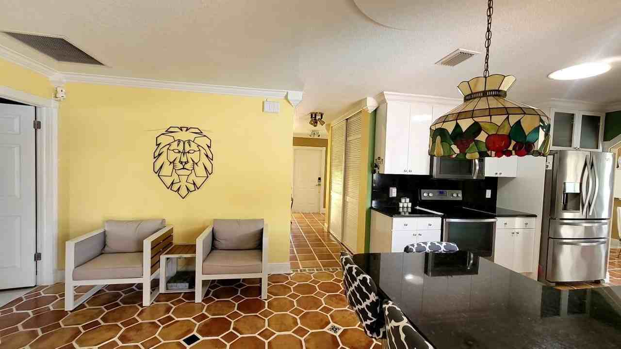 1283 Larch Way - Photo 6 of 20