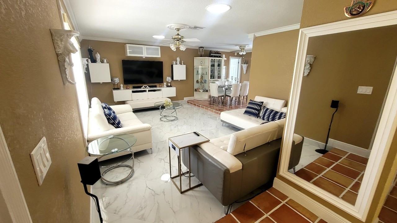 1283 Larch Way - Photo 7 of 20