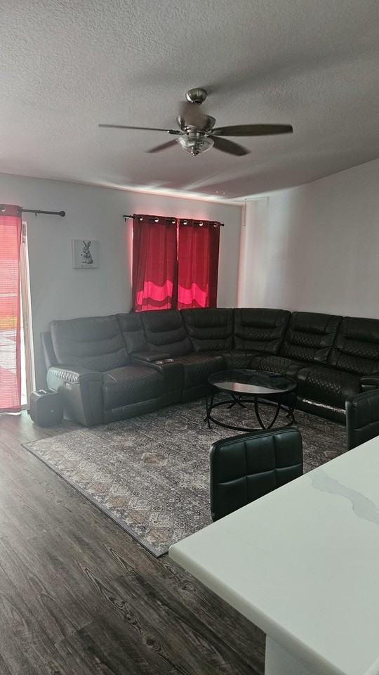 9024 100th Ct - Photo 7 of 33