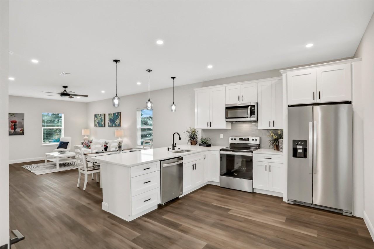 524 Arricola Avenue - Photo 6 of 44