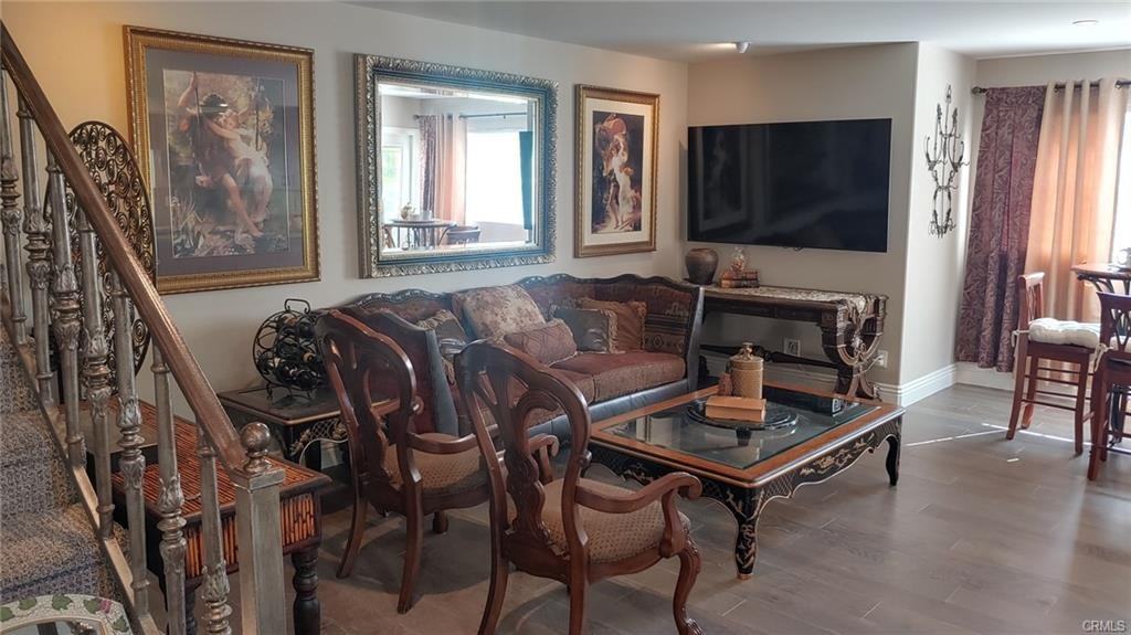 19476 Mountainview Ln - Photo 3 of 8