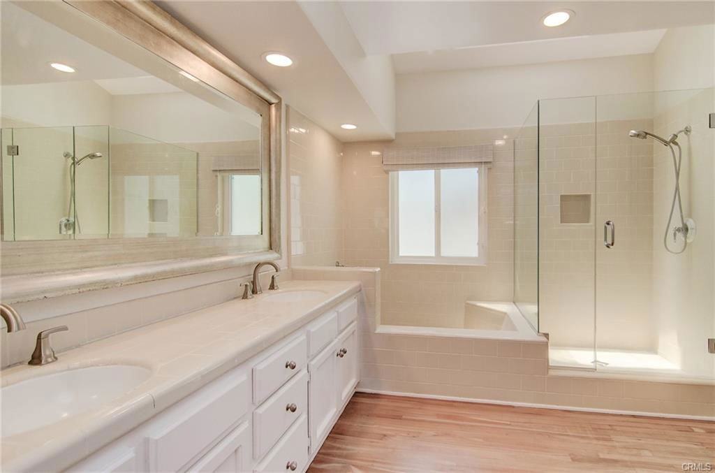 24261 Cascades Dr - Photo 2 of 8
