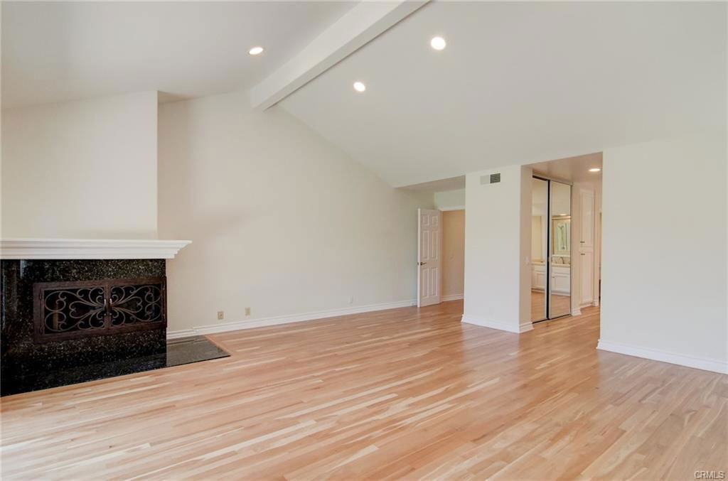 24261 Cascades Dr - Photo 3 of 8