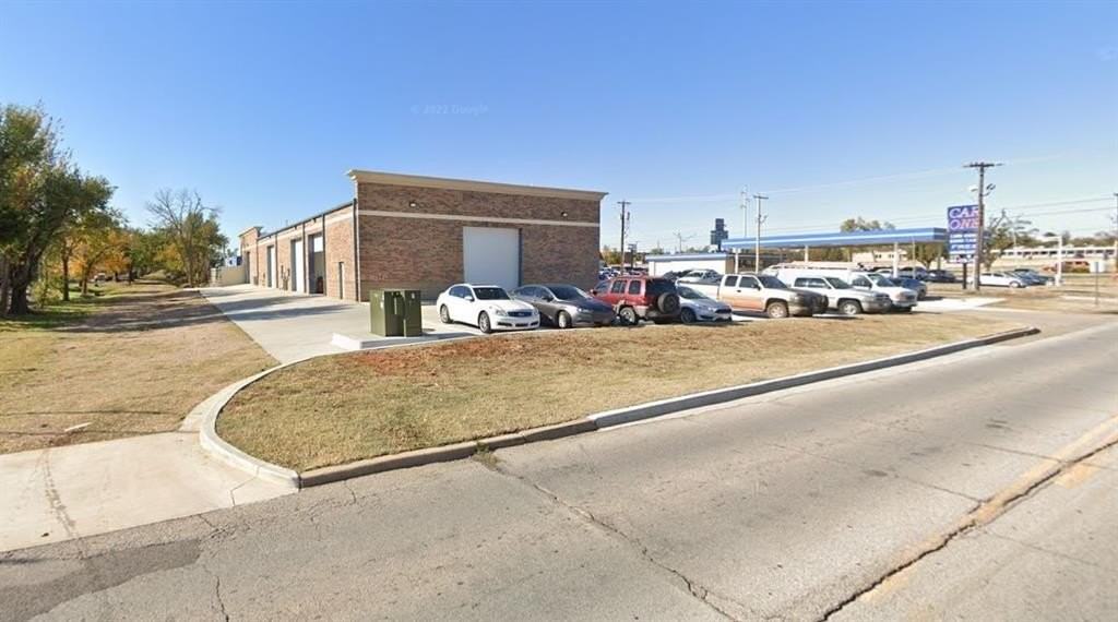 3913 N Ann Arbor Ave #C - Photo 2 of 37