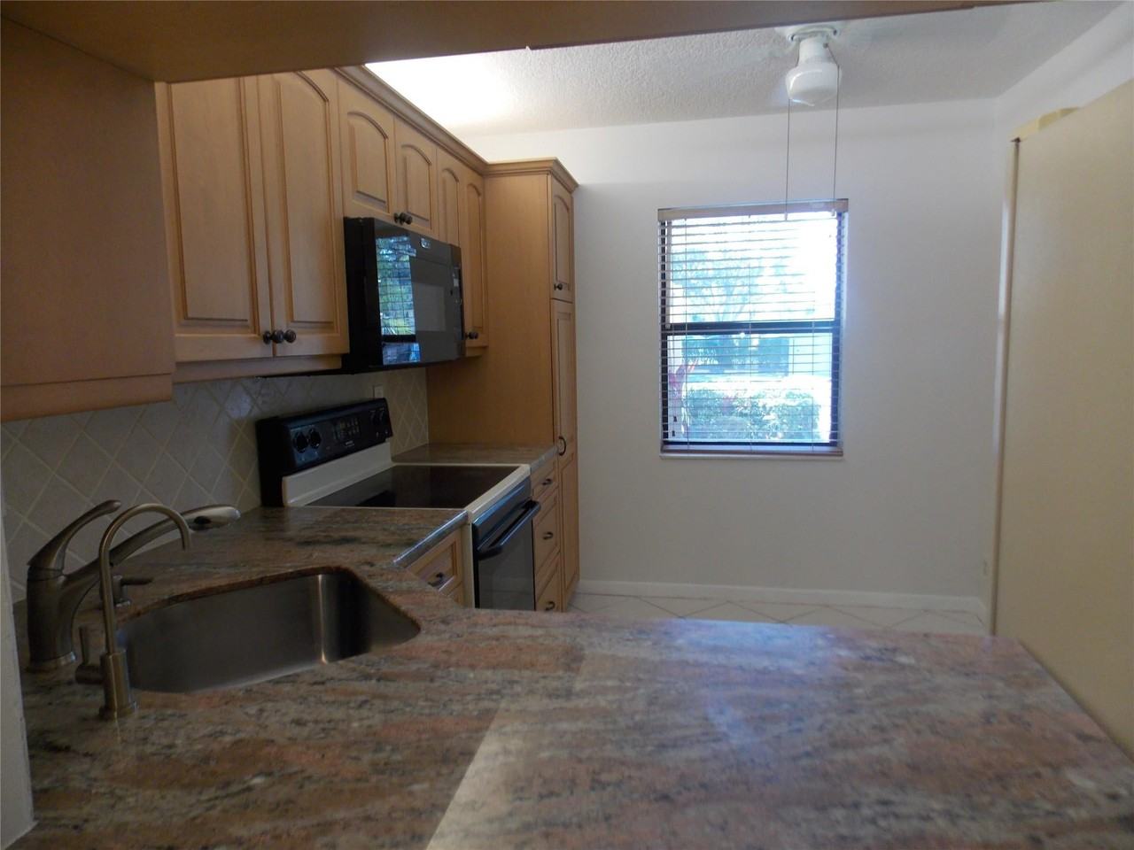 4245 Carambola Cir S - Photo 6 of 33