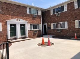 featured image of 104 N Beverwyck Rd