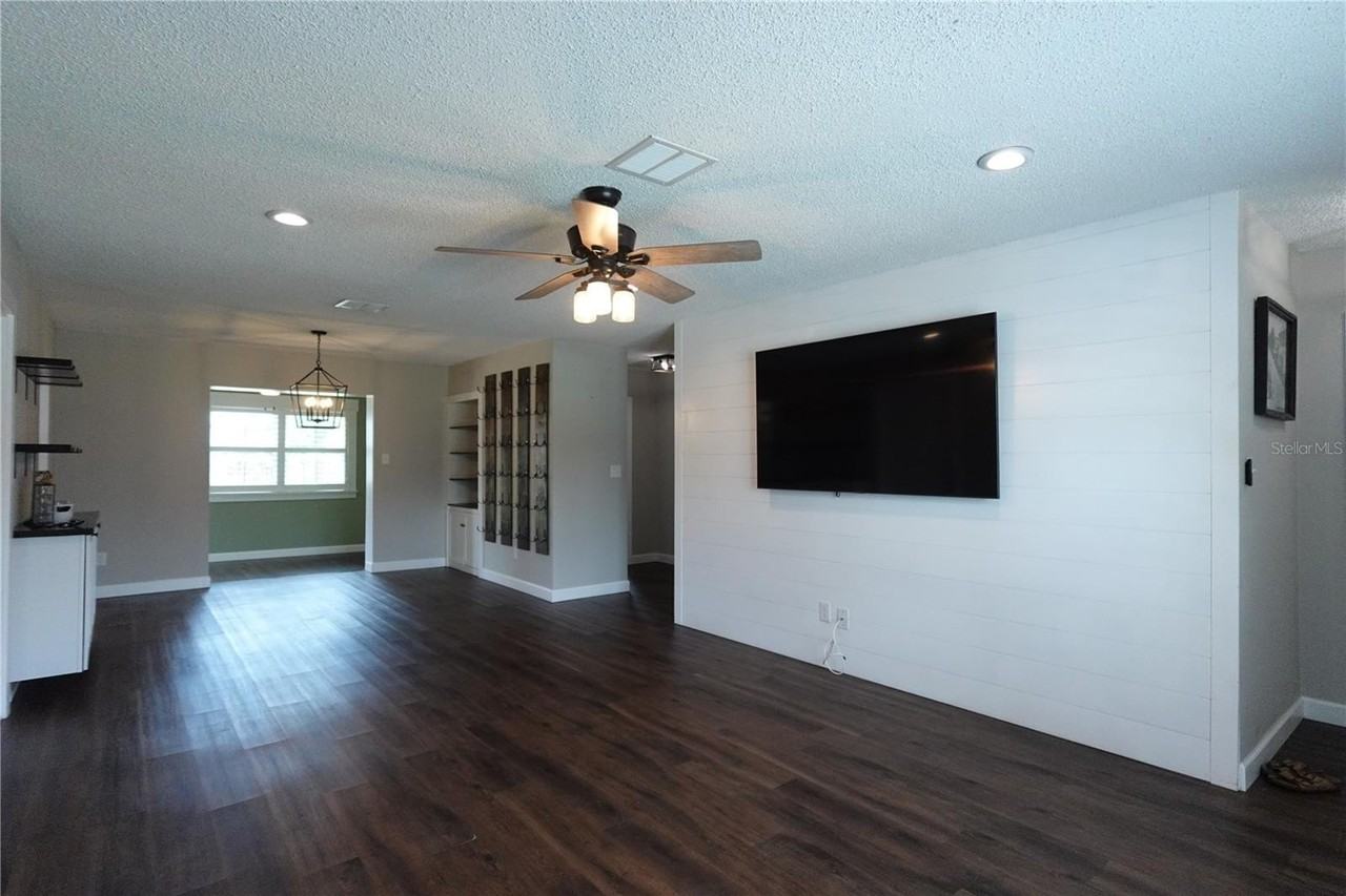 2733 Woodland Hills Ave - Photo 3 of 9