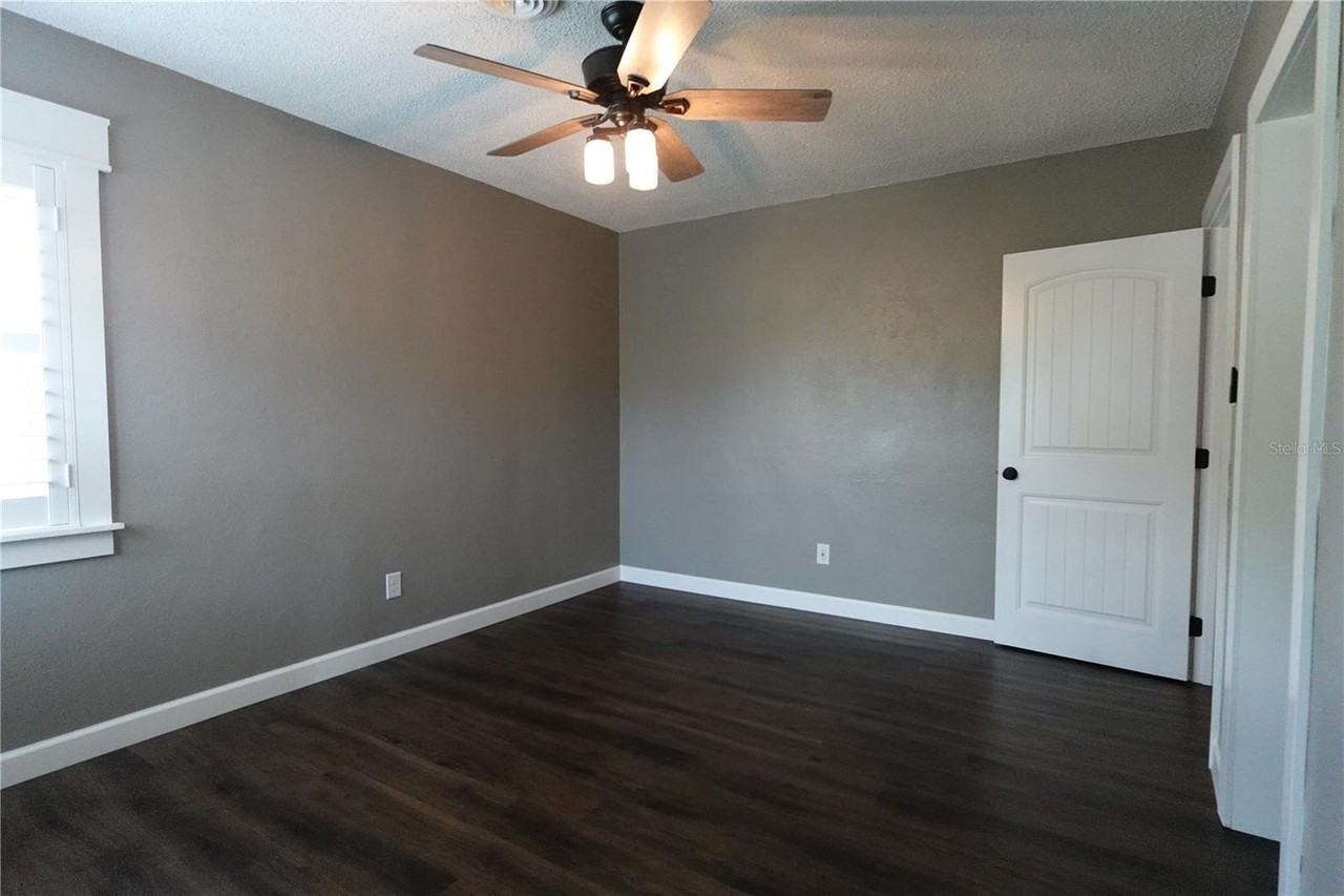 2733 Woodland Hills Ave - Photo 6 of 9