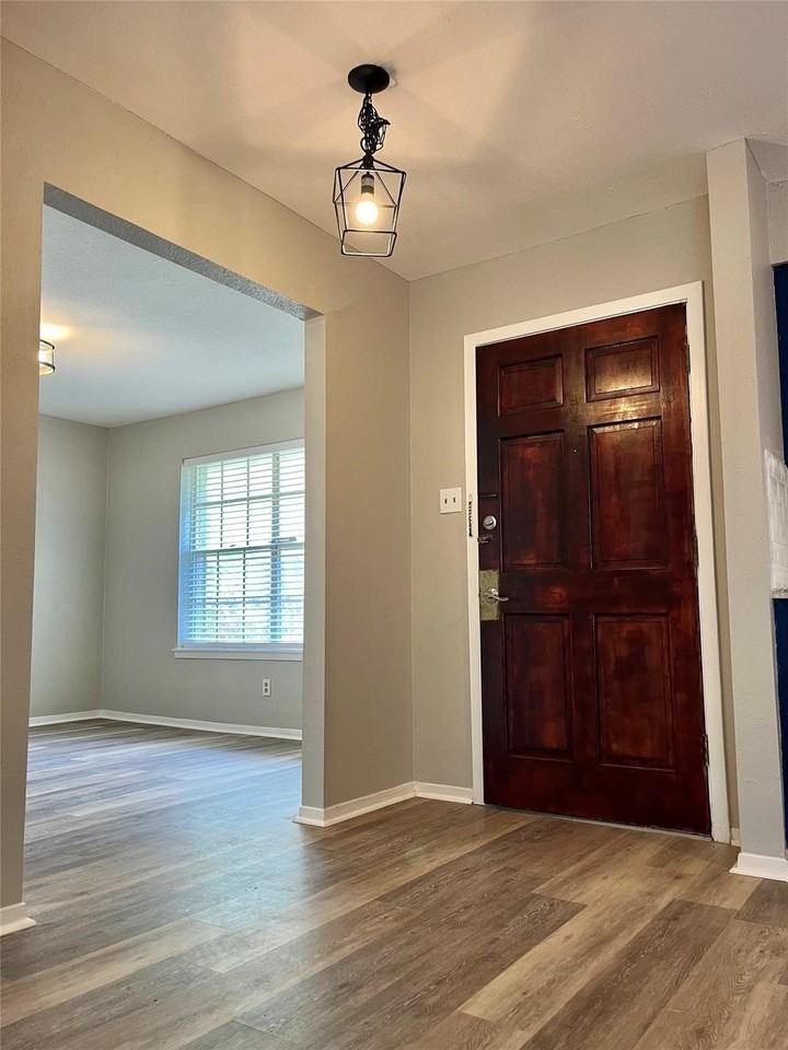 816 Barkley Street - Photo 2 of 14