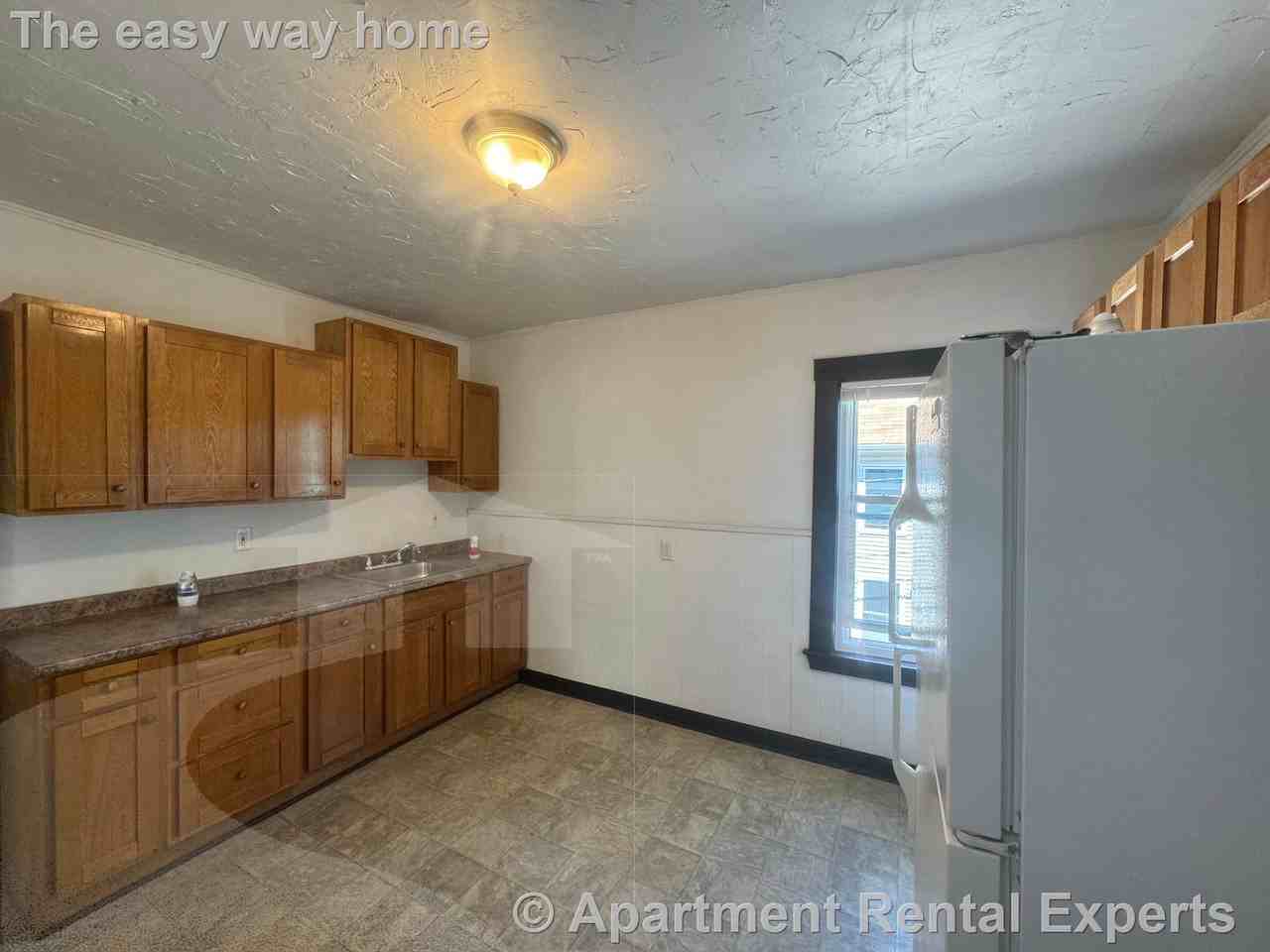 53 Hinckley St #2 - Photo 7 of 14
