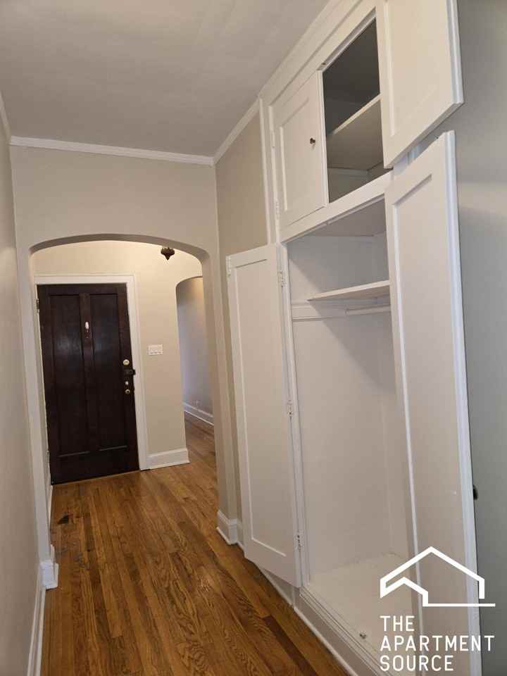 1107 Lake St #3S - Photo 4 of 12