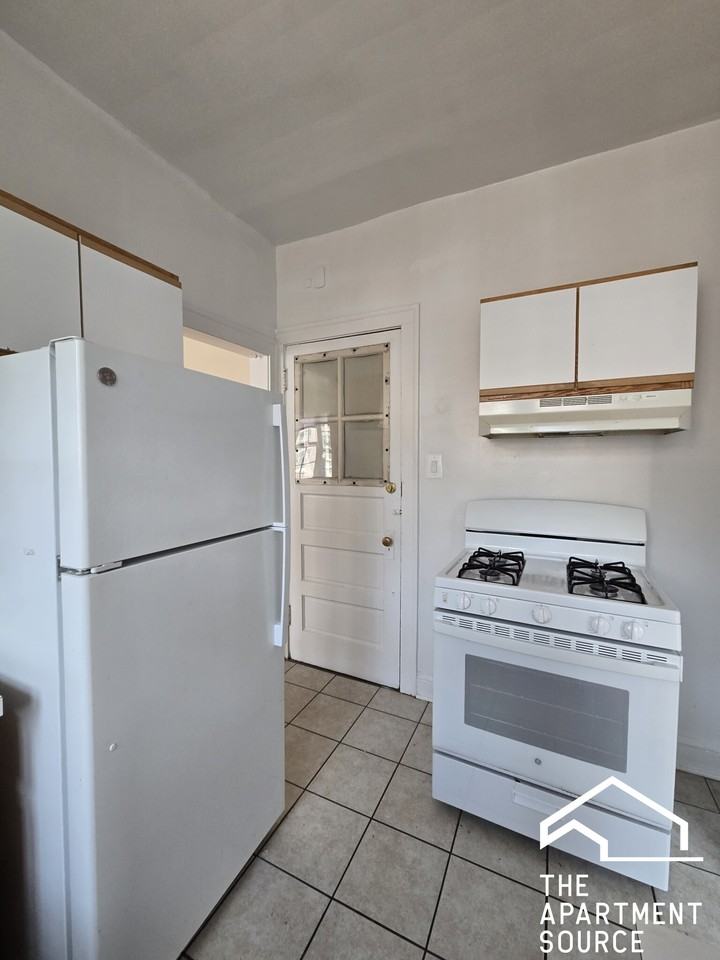 1107 Lake St #3S - Photo 7 of 12