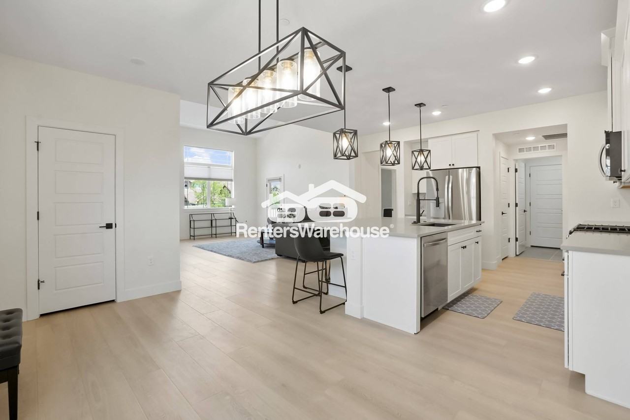 9981 W Victoria Pl #204 - Photo 2 of 26