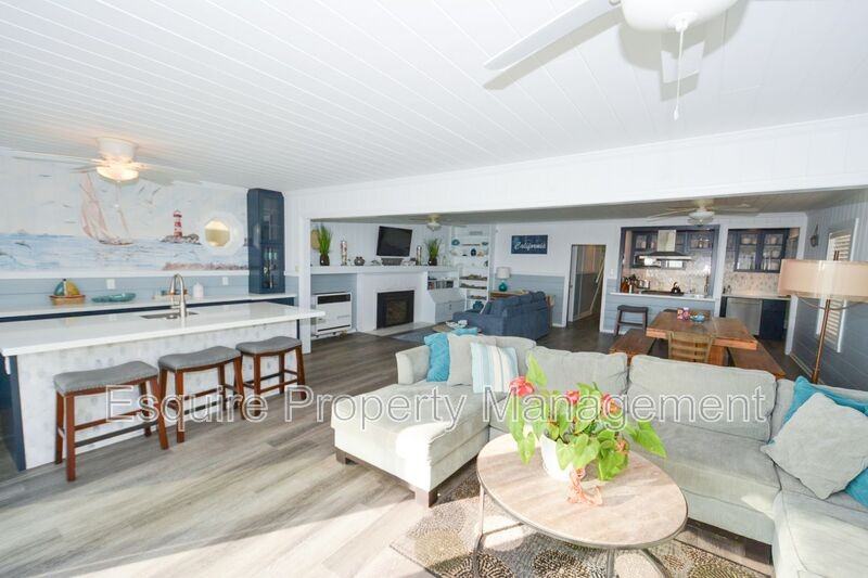4161 Ocean Dr - Photo 3 of 19