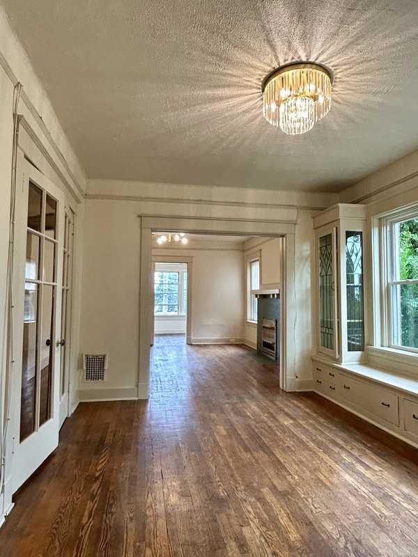 2750 Broadway Ave #3 - Photo 2 of 35