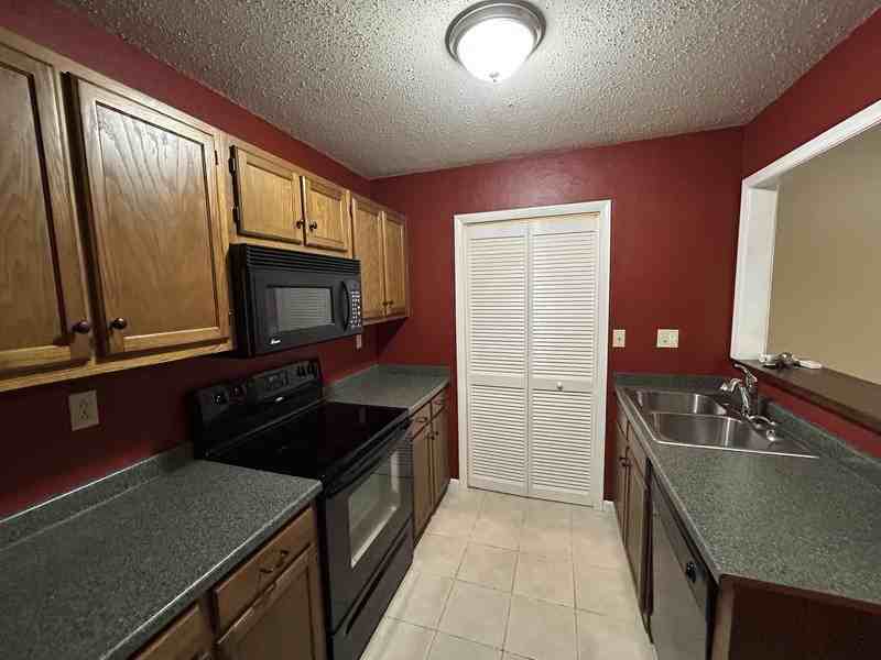 4969 7 Pine Circle #1 - Photo 3 of 17