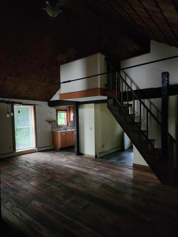 14 Commercial Ave - Photo 2 of 8