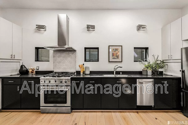 443 Fulton St - Photo 3 of 32