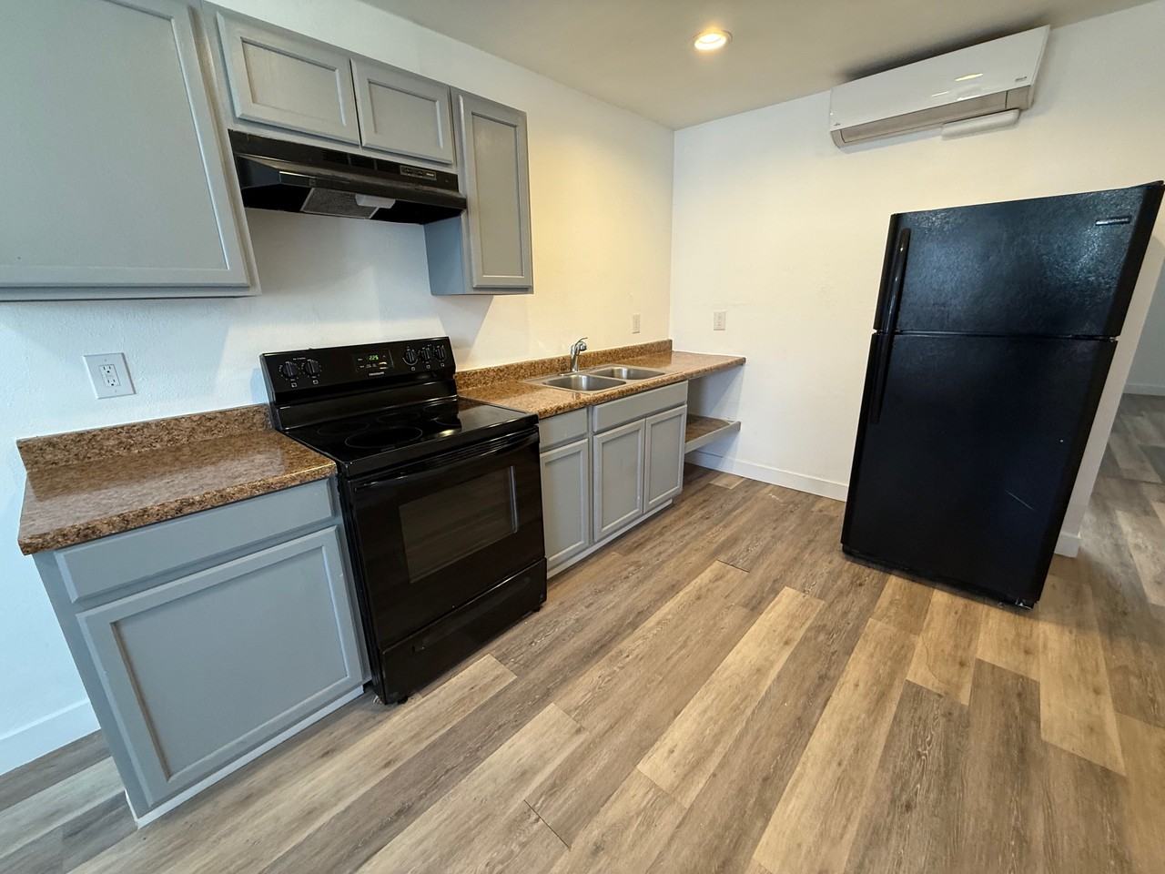 31 Main St #B - Photo 2 of 7