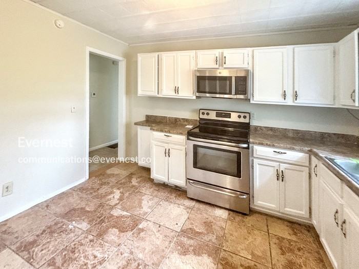 1518 Claret St - Photo 2 of 19