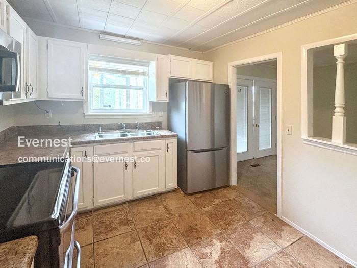 1518 Claret St - Photo 3 of 19