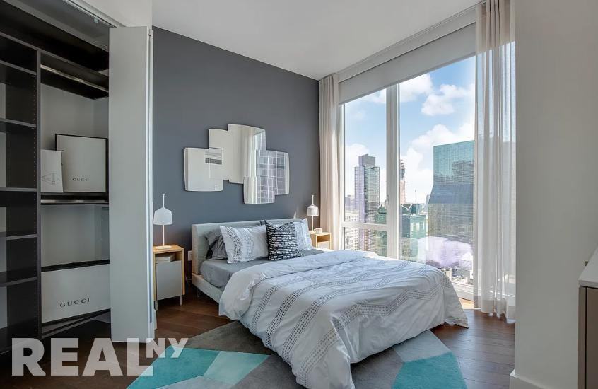 E 44th St #PH - Photo 4 of 7