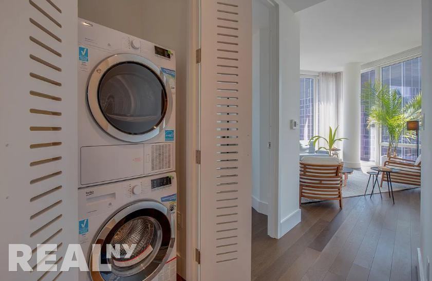 E 44th St #PH - Photo 7 of 7