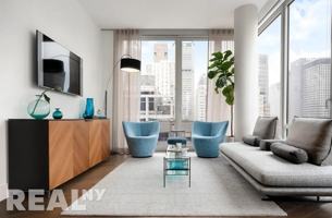 featured image of E 44th St #40L