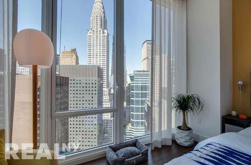 E 44th St #40L - Photo 4 of 5