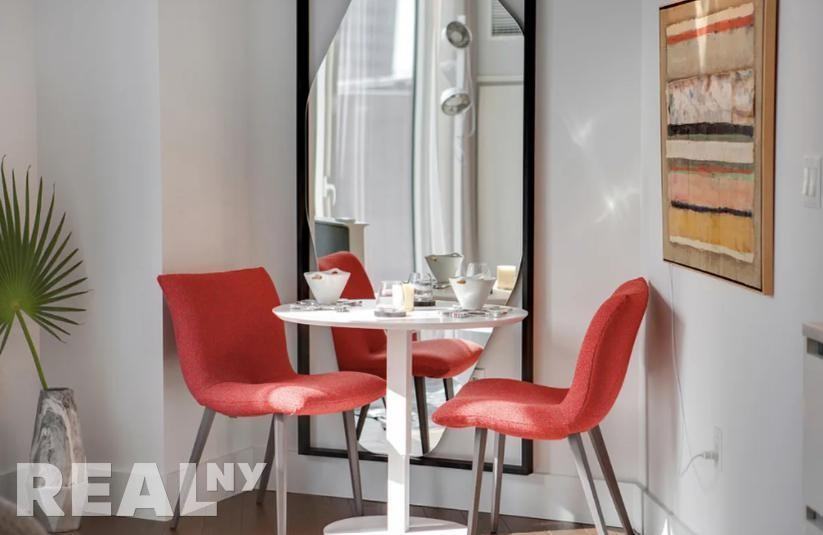 E 44th St #36M - Photo 3 of 4